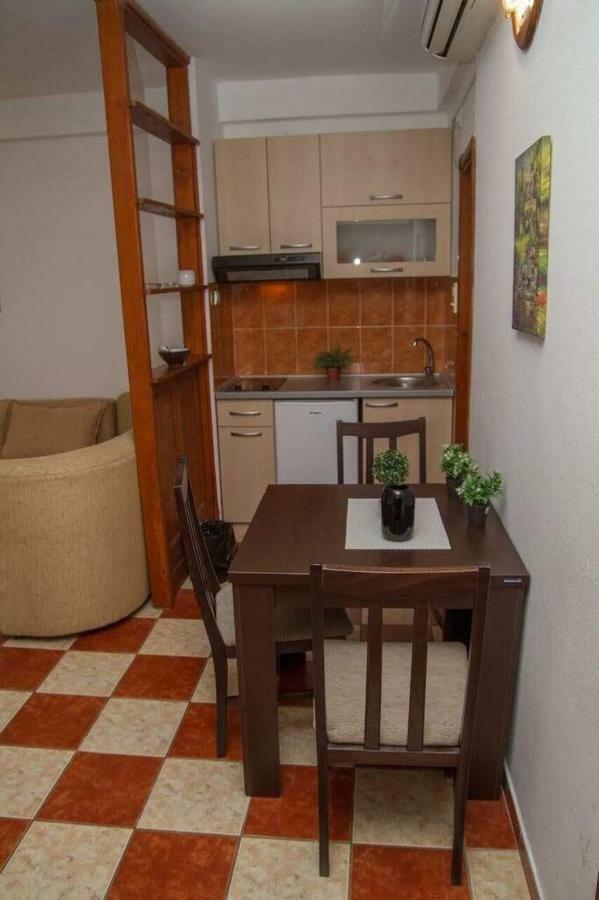 Apartmani Skver Sanja Herceg Novi Exterior foto